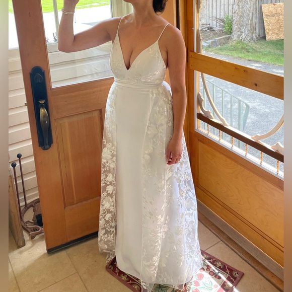 Park & Fifth Victoria Skirt Cape - Picture 3 of 4